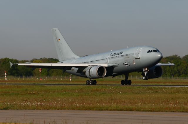 Airbus A310 (N1026)