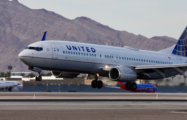 Boeing 737-800 (N36207) - Please change the size to full screen to decrease the blurriness.