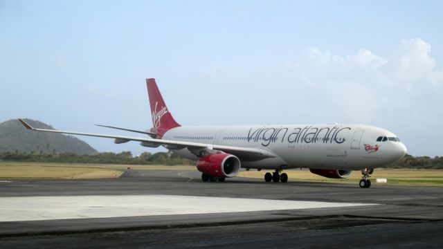 Airbus A330-300 (G-VKSS)