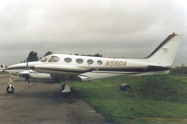 Cessna 340 (N98DA) - Seen here in Jul-88.br /br /Reregistered G-PJAY 25-Aug-89,br /then exported to Cyprus 20-Feb-90 as 5B-CHN,br /then reregistered LX-GIA,br /then N340AS 18-Aug-99,br /then N218CF 28-May-11.