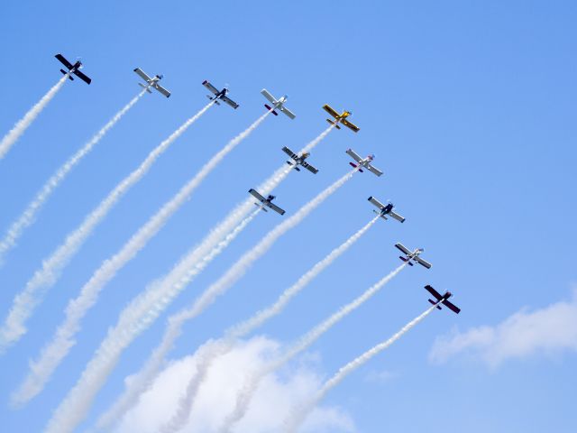 Vans RV-8 (N910LL) - Perfect formation flying. Oshkosh 2013!