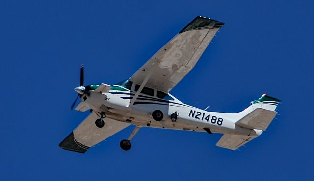 Cessna Skylane (N21488) - N21488 1973 Cessna 182P Skylane s/n 18261664 - North Las Vegas Airport (IATA: VGT, ICAO: KVGT, FAA LID: VGT)br /Photo: Tomas Del Corobr /August 9, 2020