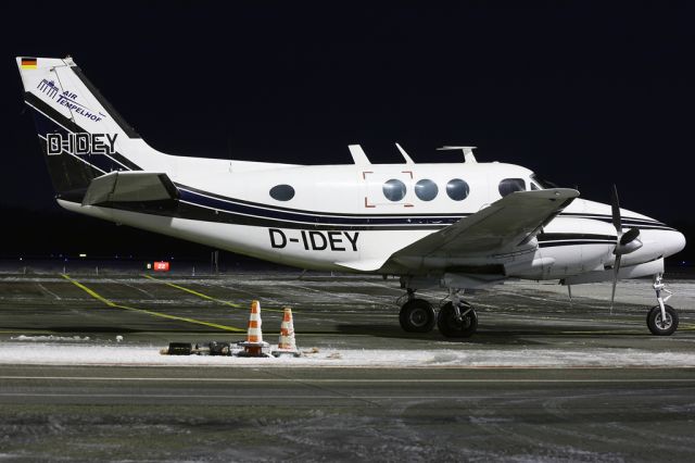 Beechcraft Queen Air (88) (D-IDEY)