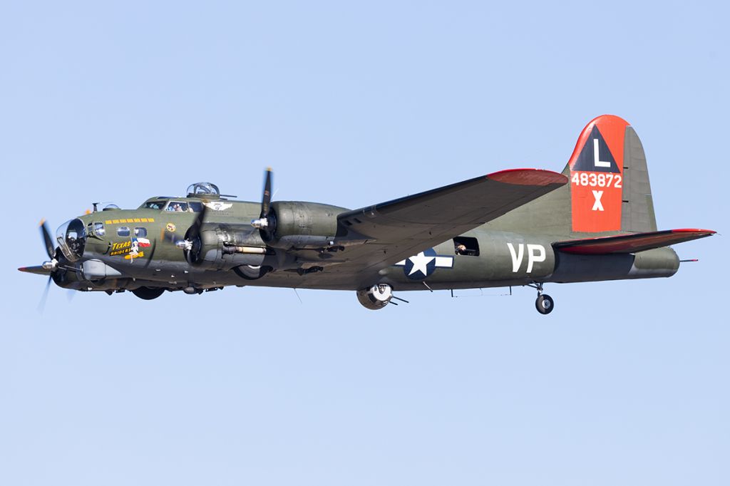 Boeing B-17 Flying Fortress (N7227C)