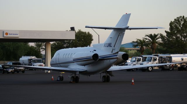 Hawker 800 (N33NL)