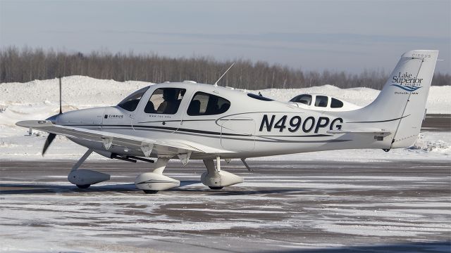 Cirrus SR-20 (N490PG)