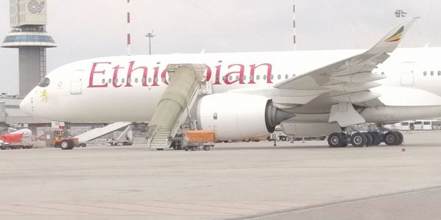 Airbus A350-900 (ET-AUC)
