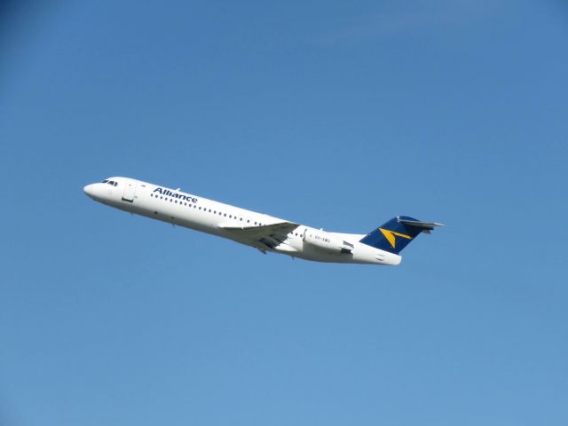Fokker 100 (VH-XWO)