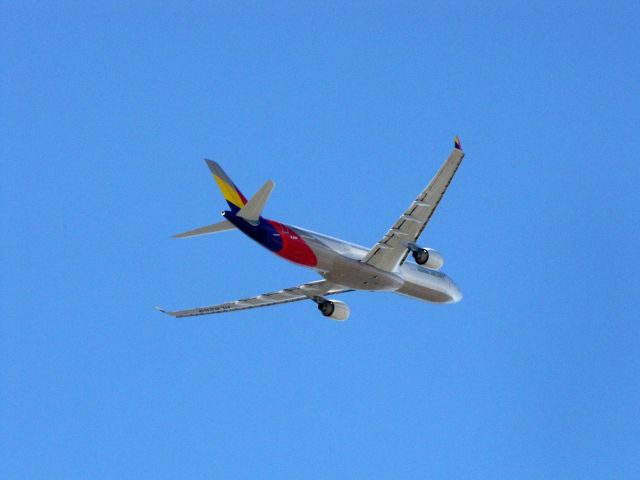 Airbus A330-300 (HL8259) - you can watch this Asiana Airlines full take-off in our HD videobr /a rel=nofollow href=http://www.youtube.com/watch?v=rBpKq1TKROghttp://www.youtube.com/watch?v=rBpKq1TKROg/a