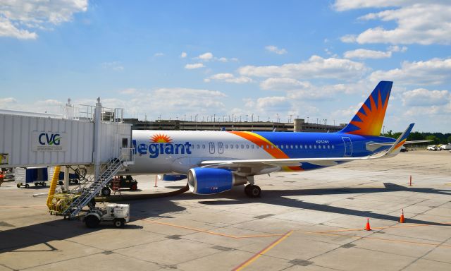 Airbus A320 (N252NV) - Allegiant Air Airbus A320-214(WL) N252NV in Cincinnati 