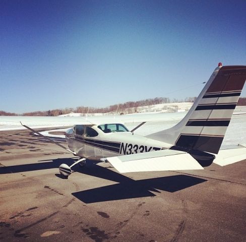 Cessna Skylane (N333YT)