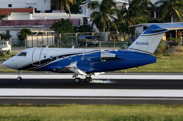 Canadair Challenger (N604AV)