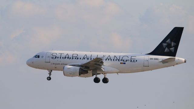 Airbus A319 (OO-SSC)