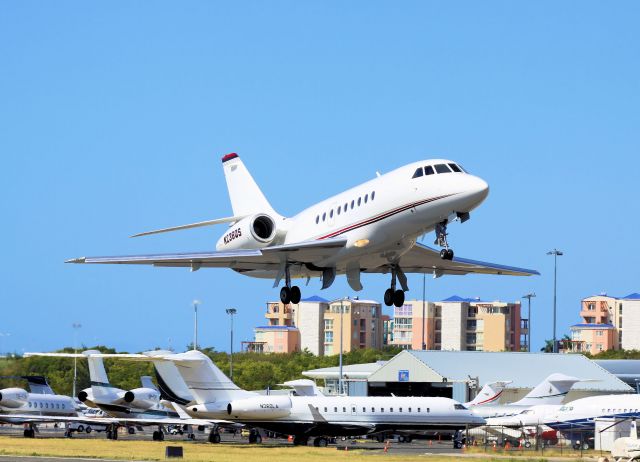 Dassault Falcon 2000 (N236QS)