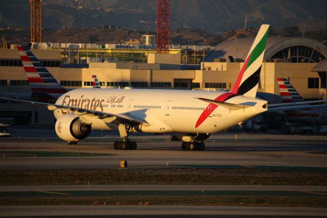 BOEING 777-300ER (A6-EGD)