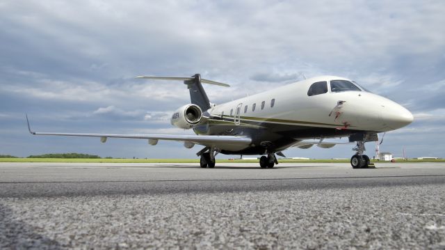 Embraer Legacy 550 (LXJ402)