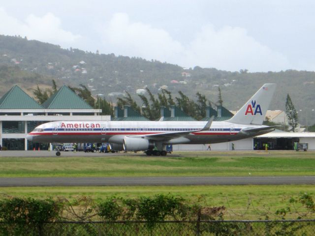 Boeing 777-200 (N604AA)