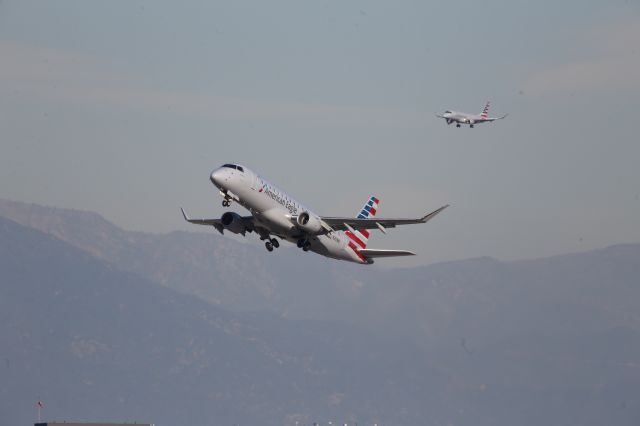 Embraer 170/175 (N201NN)