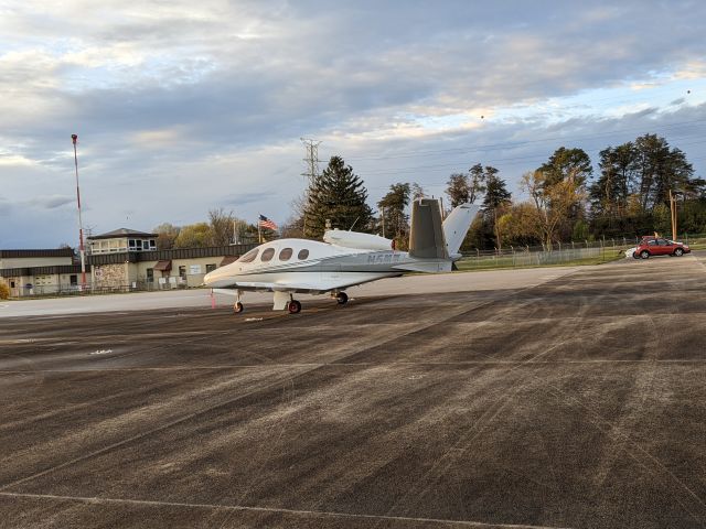 Cirrus Vision SF50 (N5MW)