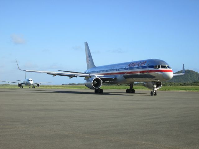 Boeing 757-200 (N659AA)