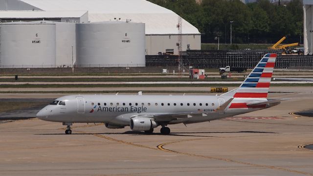 Embraer 175 (N231AN)