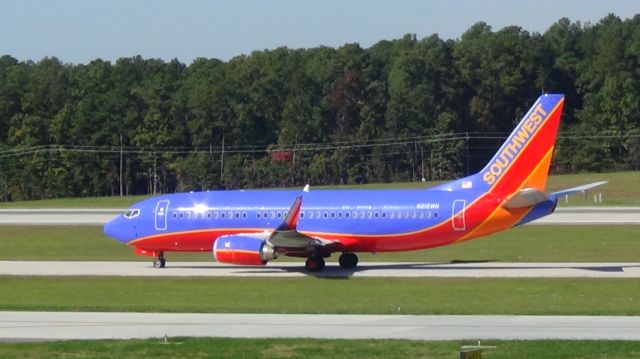 BOEING 737-300 (N618WN) - Southwest 2502 arriving from Huston HOU.