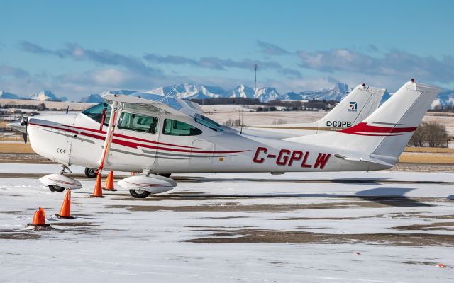 Cessna Skylane (C-GPLW)