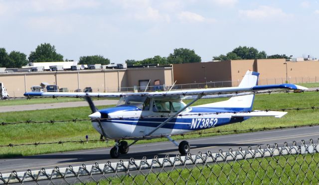 Cessna Skylane (N73852)