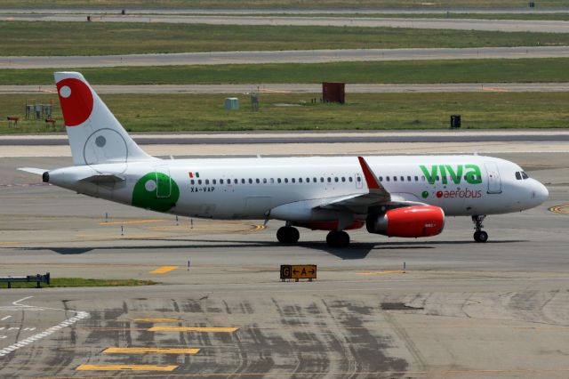 Airbus A320 (XA-VAP)