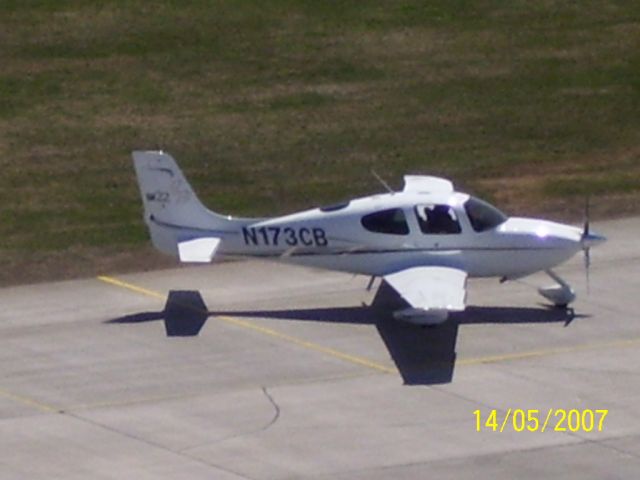 Cirrus SR-20 (N173CB)