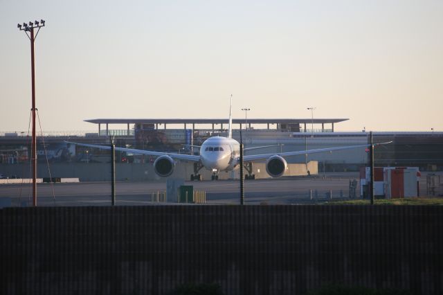 Boeing 787-8 (SP-LRD)