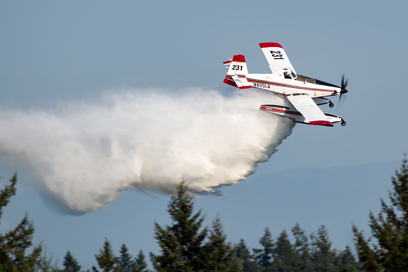 Air Tractor AT-802 (N800LA) - Tanker 231 swoops in for a drop on the Liberty Fire just south of Salem, Oregon.