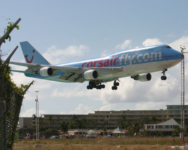 Boeing 747-400 (F-HSUN)