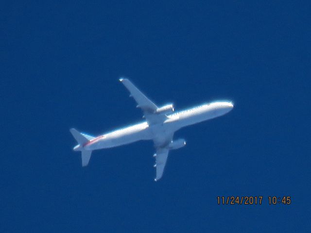 Airbus A321 (N976UY)