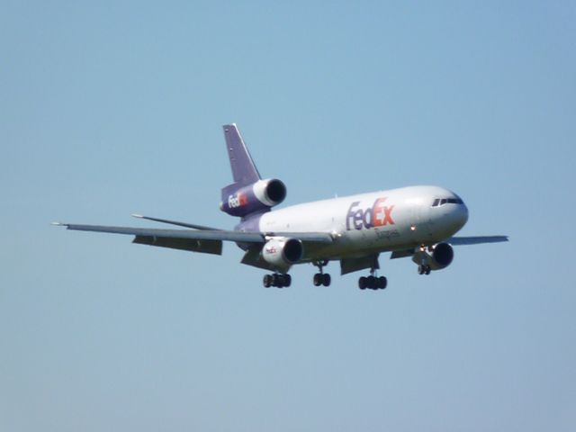 McDonnell Douglas DC-10 (N307FE)