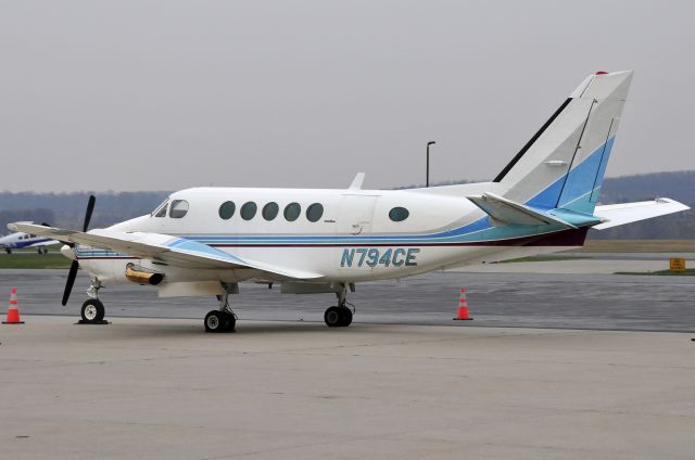 Beechcraft King Air 100 (N794CE) - Seen at KFDK on 11/10/2009.      a href=http://discussions.flightaware.com/profile.php?mode=viewprofile&u=269247  [ concord977 profile ]/a