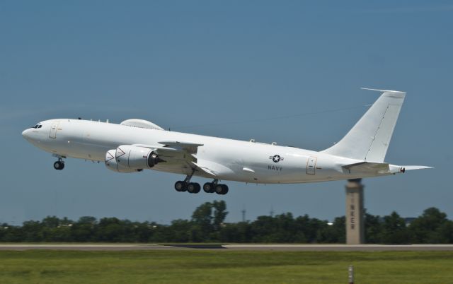 Boeing E-6 Mercury (16-2782) - Navy E-6B Tacamo aircraft doing touch-n-gos out of Tinker AFB.