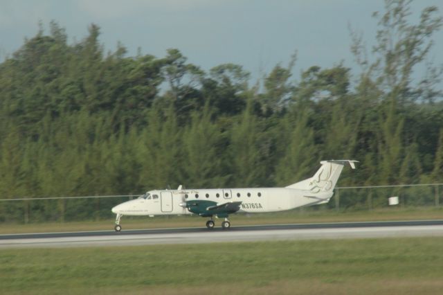 Beechcraft 1900 (N376SA) - 091513 on take-off roll Rwy14