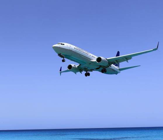 Boeing 737-800 (HP-1855CMP) - Copa Airlines over the ocean at TNCM