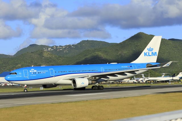 Airbus A330-200 (PH-AOA)