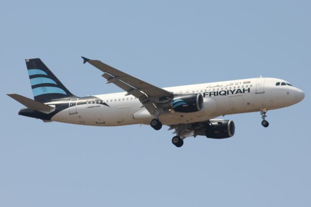 Airbus A320 (5A-ONB)