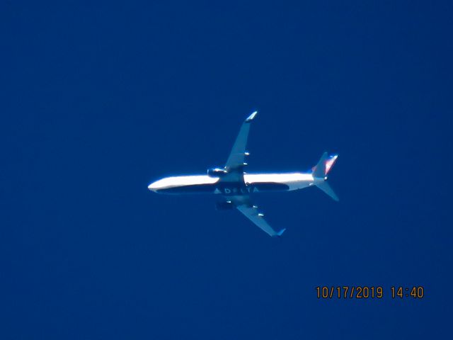 Boeing 737-900 (N900DU)