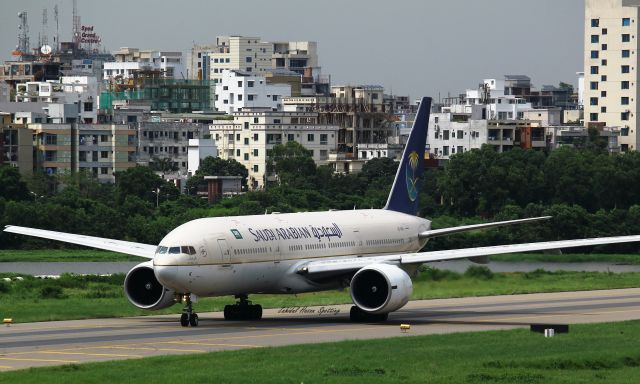 Boeing 777-200 (HZ-AKK)