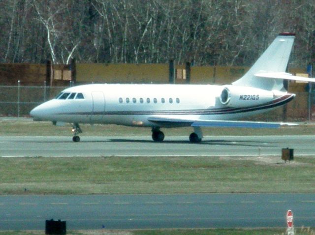 Dassault Falcon 2000 (N221QS)