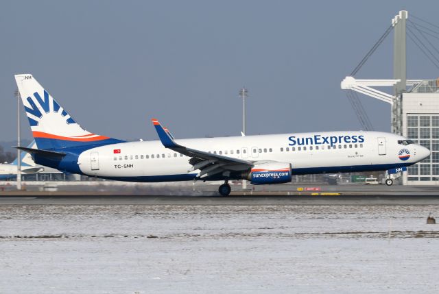 Boeing 737-800 (TC-SNH)