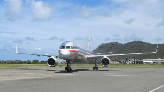 Boeing 757-200 (N688AA)