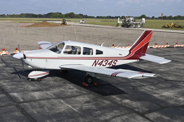 Piper Cherokee (N434S) - Drone shot on the apron