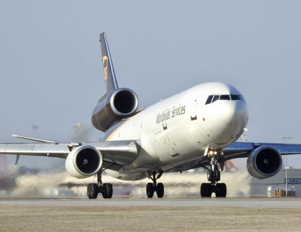 Boeing MD-11 —