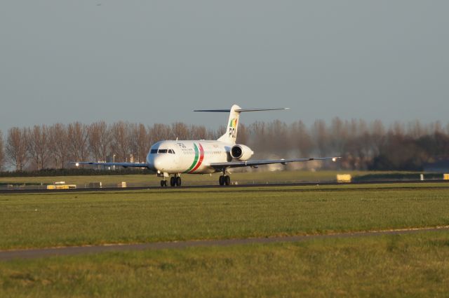 Fokker 100 (CS-TPC)