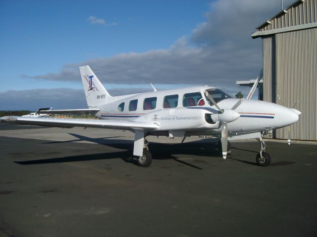 Piper Navajo (VH-BTI)